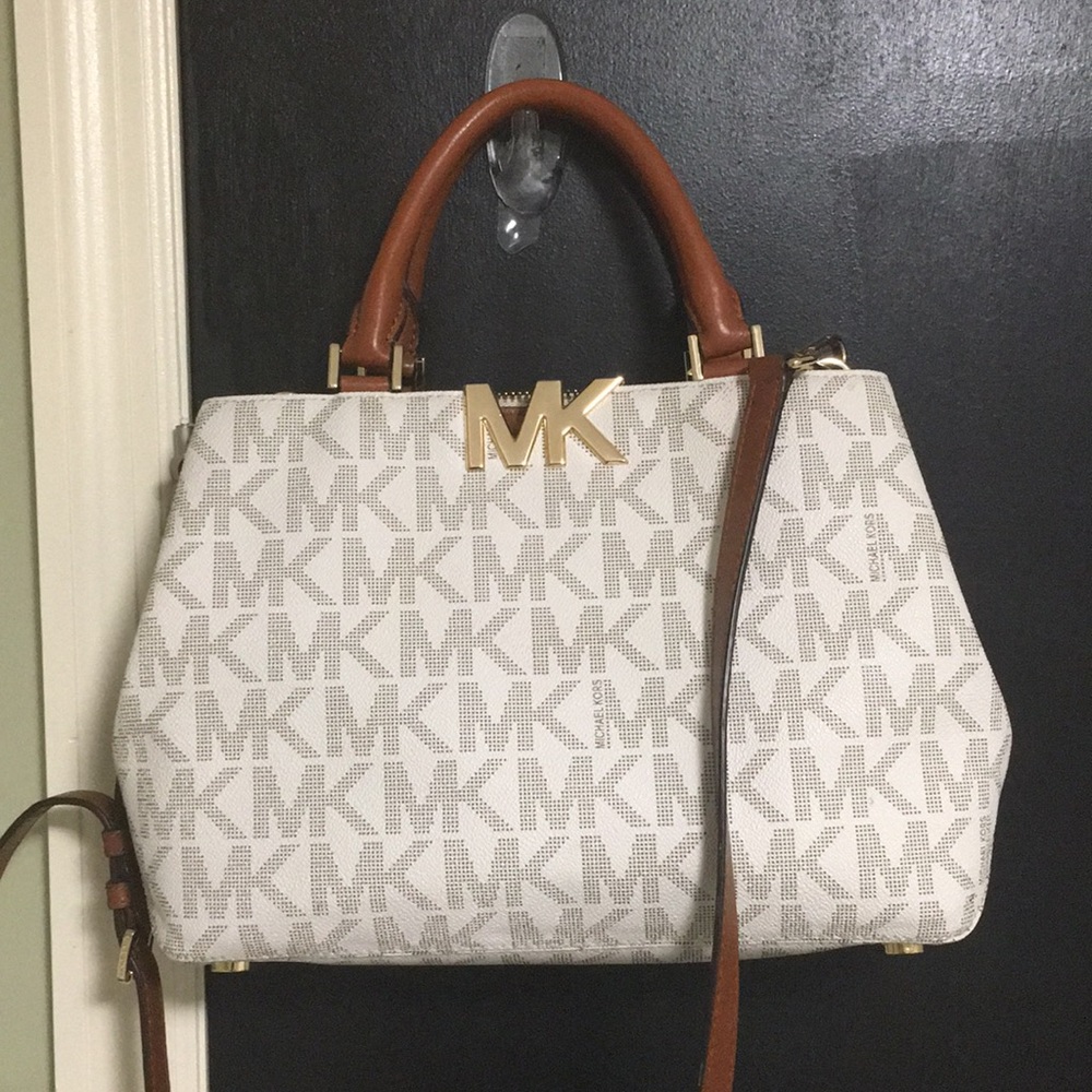Micheal Kora satchel